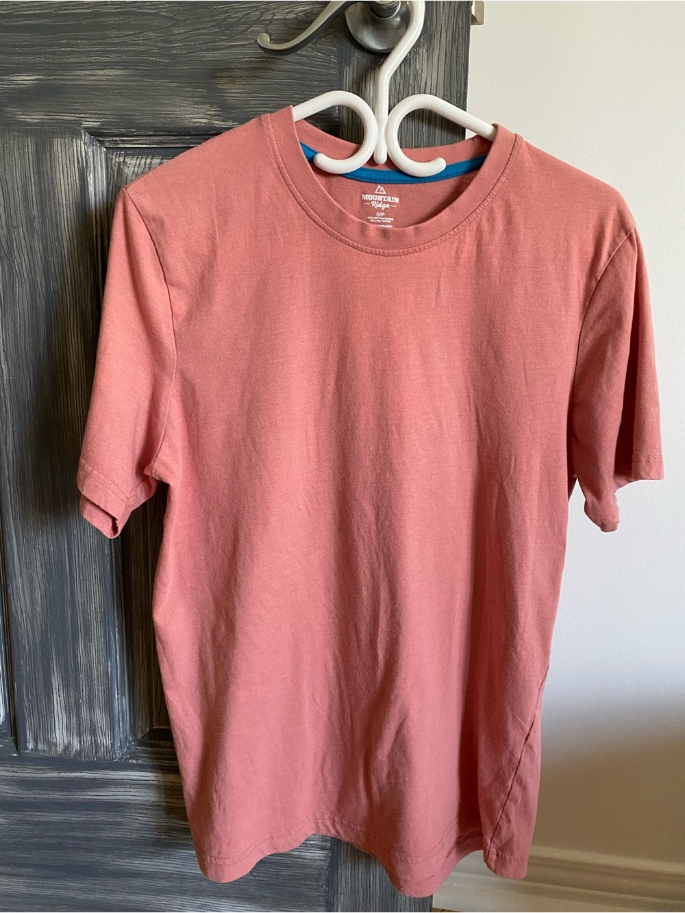 Men's Coral Short-Sleeve Crewneck Tee